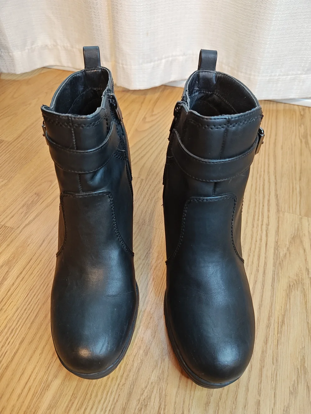 G by GUESS Francy Black Moto Ankle Boots Block Heel Lug Sole Size 8